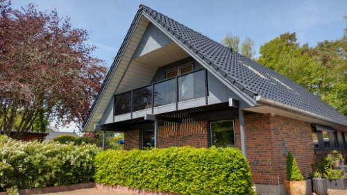 plastmo_frontmonteret-raekvaerk_balkon.jpg