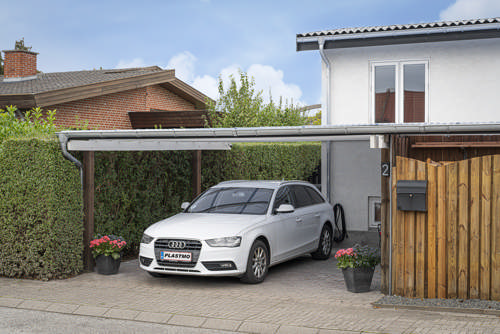 plastmo_trapez_jumbolite_opal_carport-med-bil.jpg