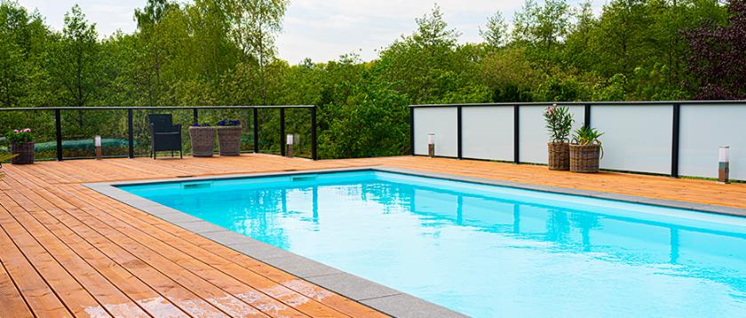Rækværk ved pool