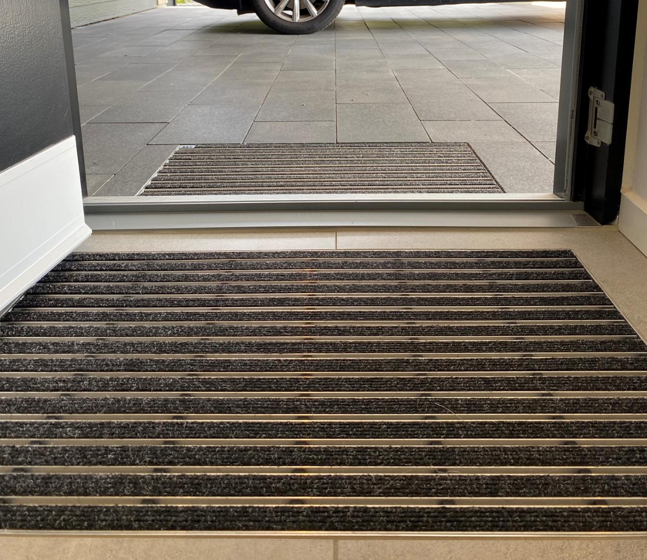 Funktionelle og sikre riste og måtter